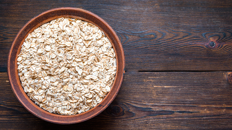 Uncooked oats in bowl