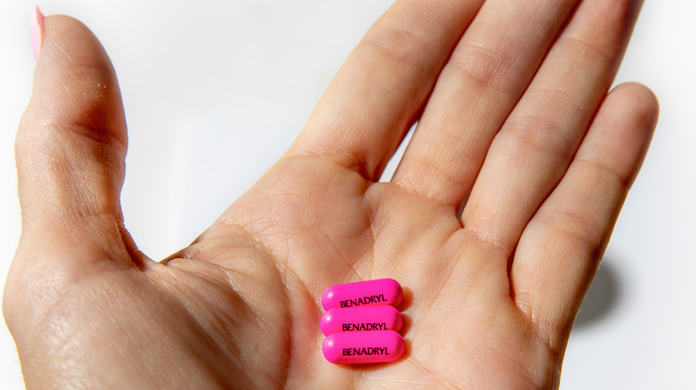 behind-the-benadryl-challenge-and-why-it-s-harmful