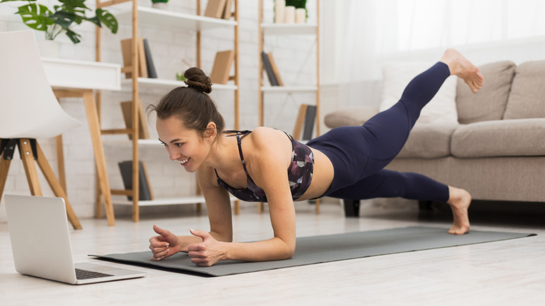 Woman doing ab exercises