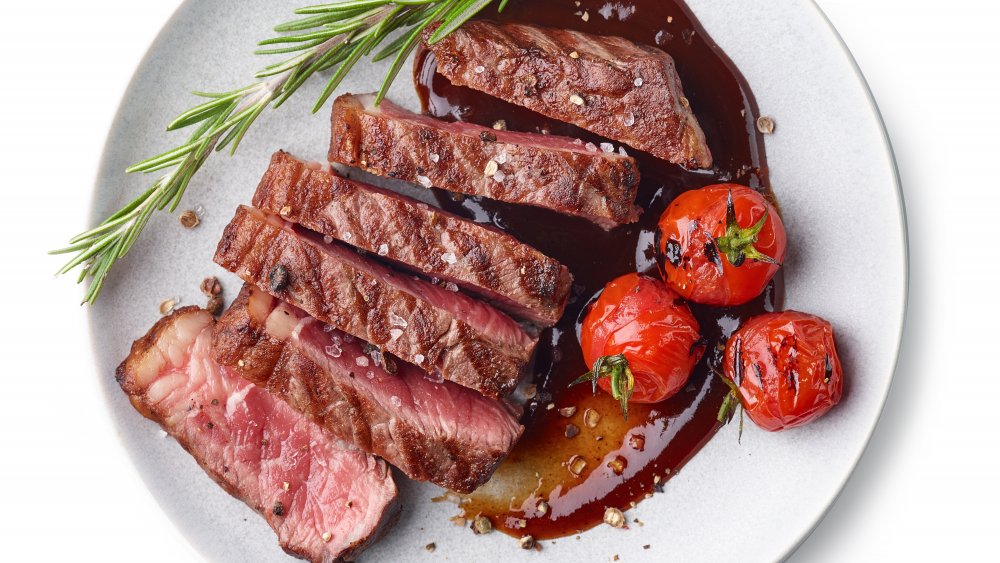 Steak with tomatoes