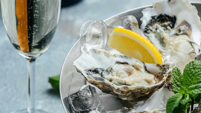 oysters with champaigne