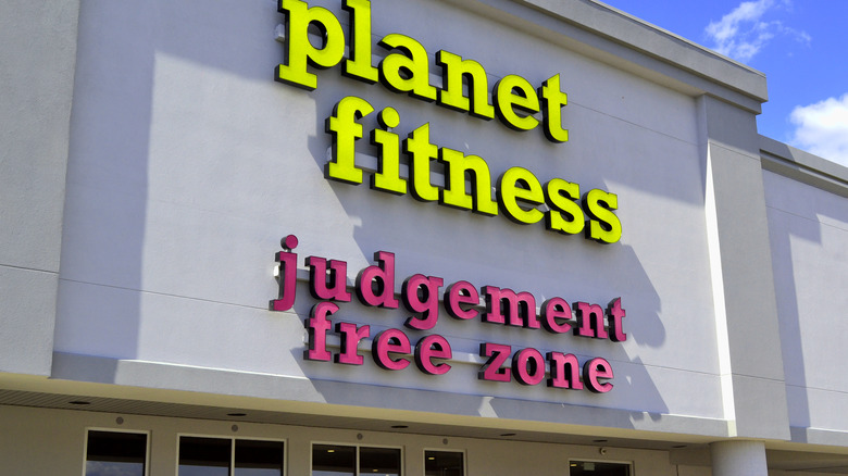 planet fitness storefront