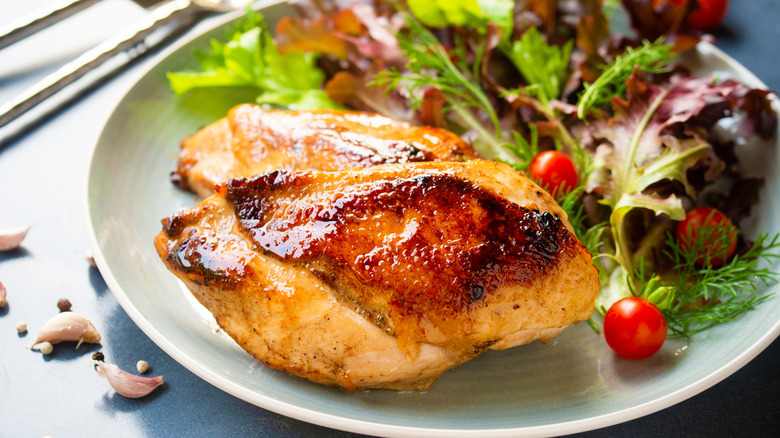 chicken breast with healthy greens