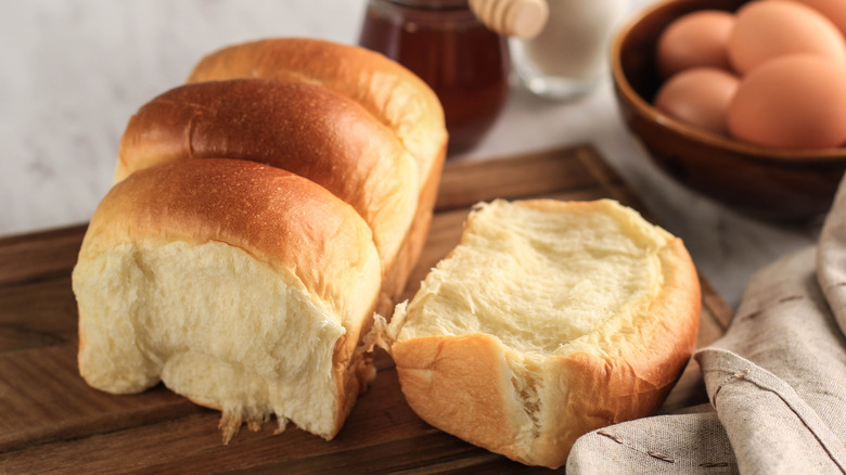 white bread rolls