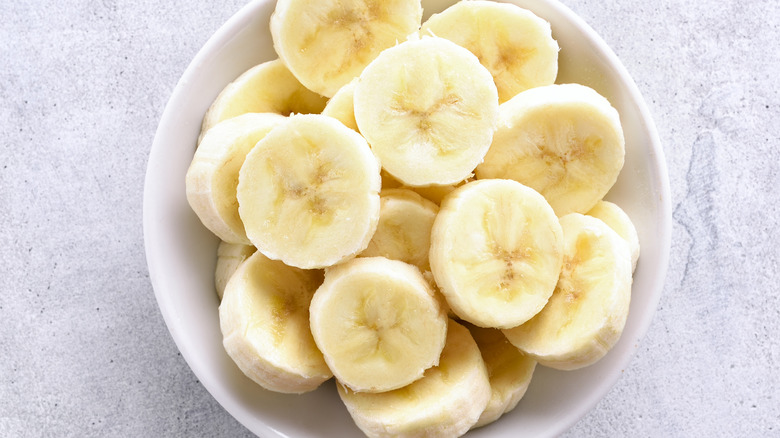 sliced banana