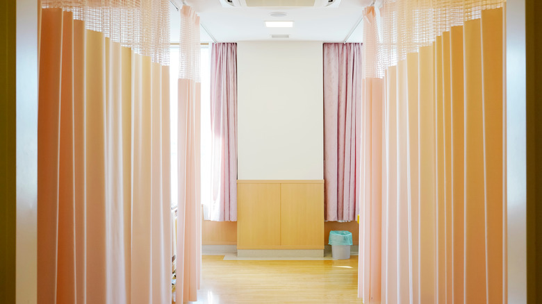 hospital privacy curtains hiding beds