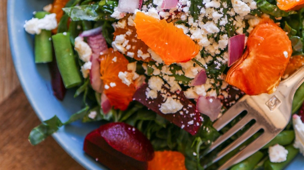 beet and goat cheese salad