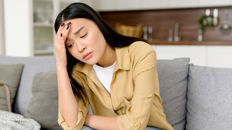 woman feeling dizzy