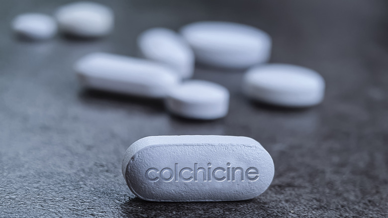 colchicine tablet on table