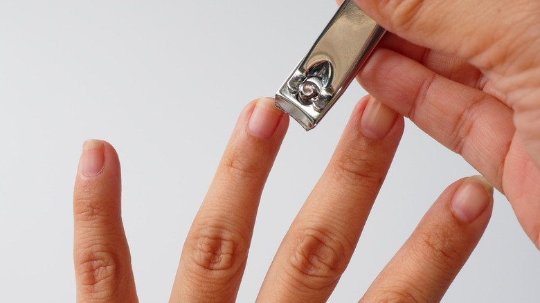 https://www.healthdigest.com/img/gallery/this-is-how-often-you-should-cut-your-nails/intro-1647372925.jpg