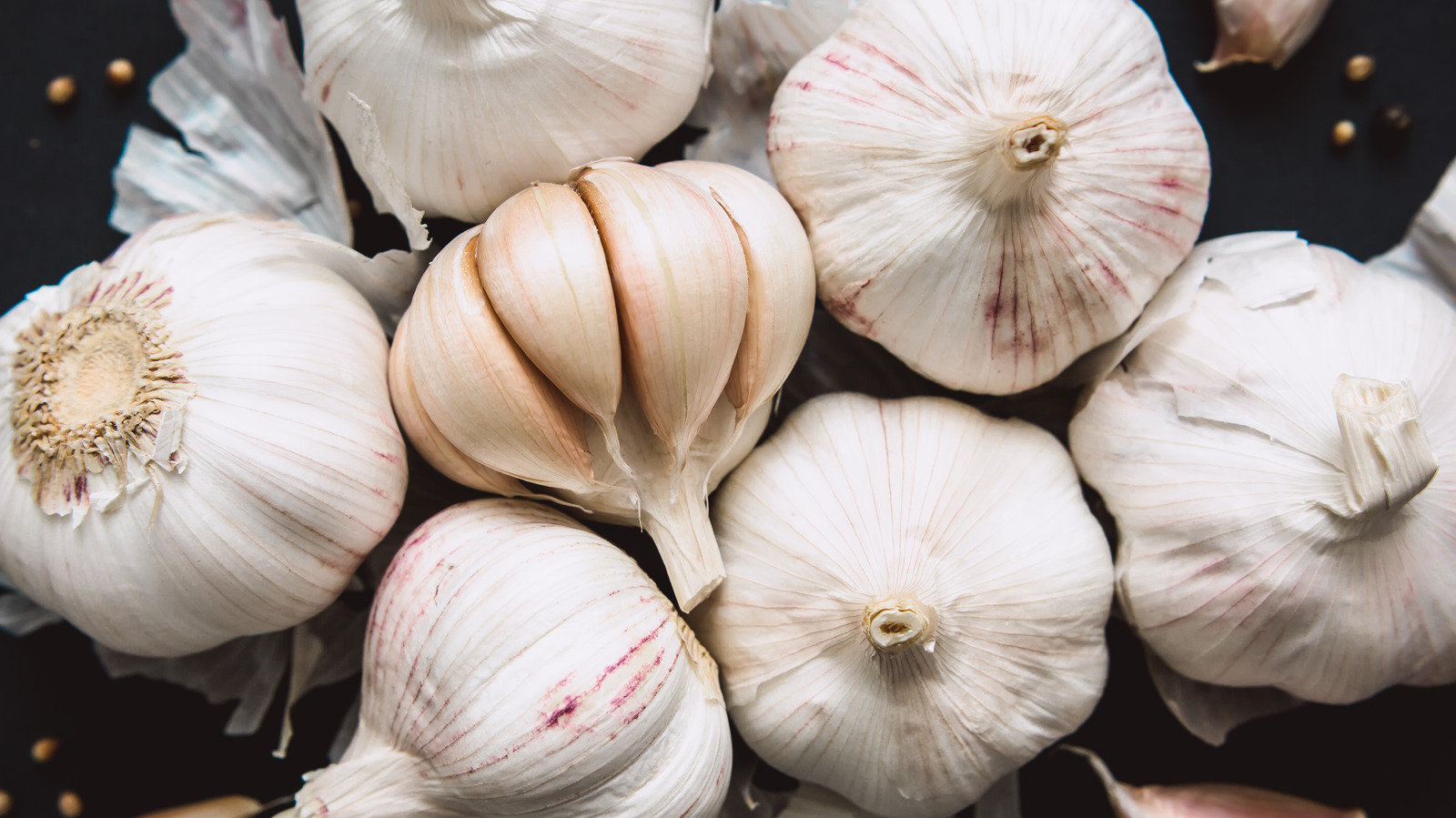 this-is-what-happens-when-you-eat-garlic-every-day