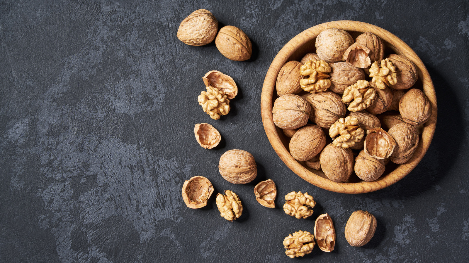 This Is What Happens When You Eat Walnuts Every Day