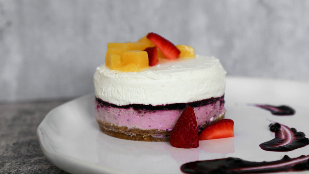 no-bake keto cheesecake served