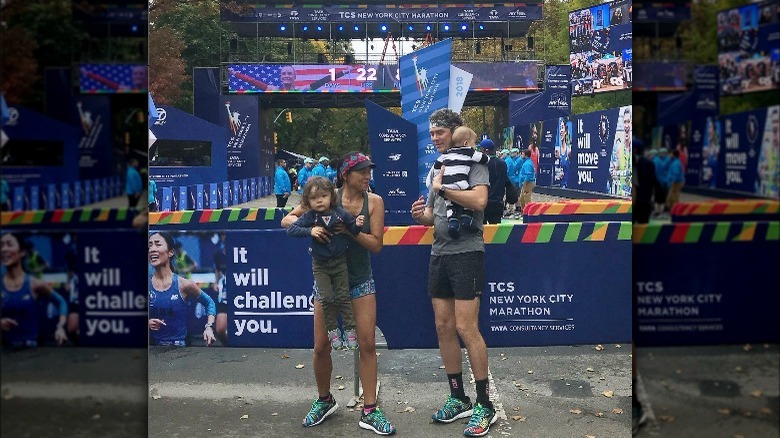 Scott Jurek's wife and kids at NYC marathon