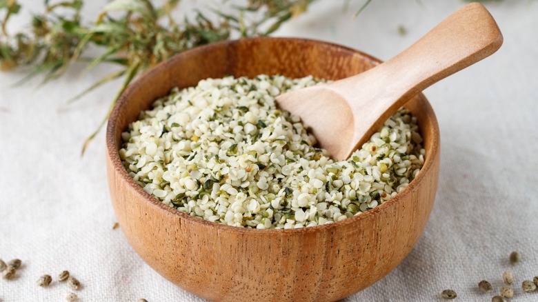 Shelled hemp seeds in bowl 