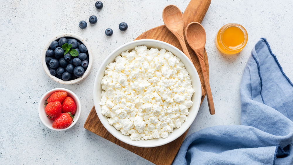 cottage cheese with fresh berries and honey