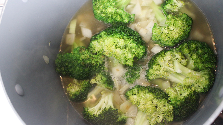 broccoli and onions cooking