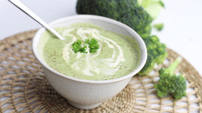 broccoli soup in a bowl