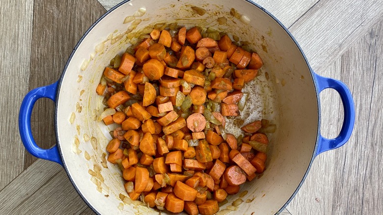 vegan carrot ginger soup