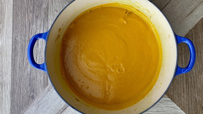 vegan carrot ginger soup