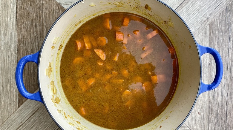 vegan carrot ginger soup