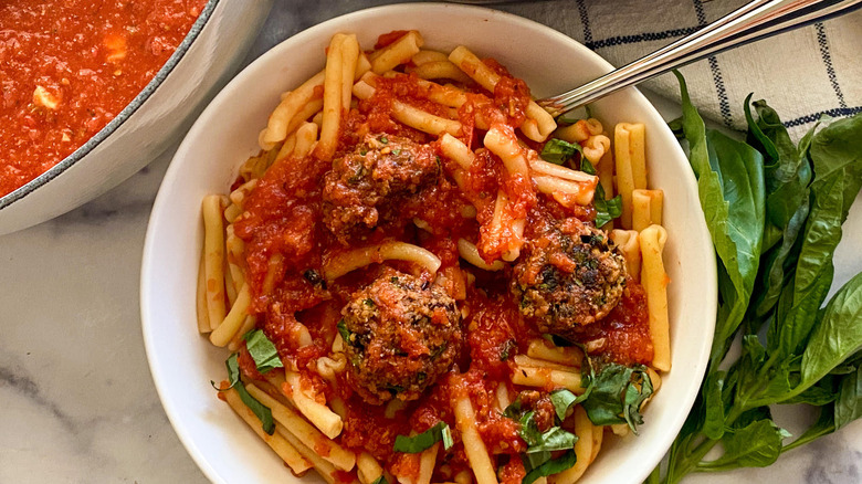 vegan meatballs in pasta 