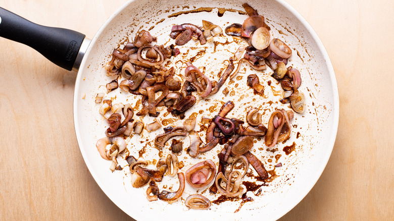 balsamic shallots in skillet