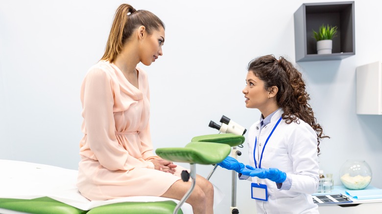 woman talking with her gynecologist