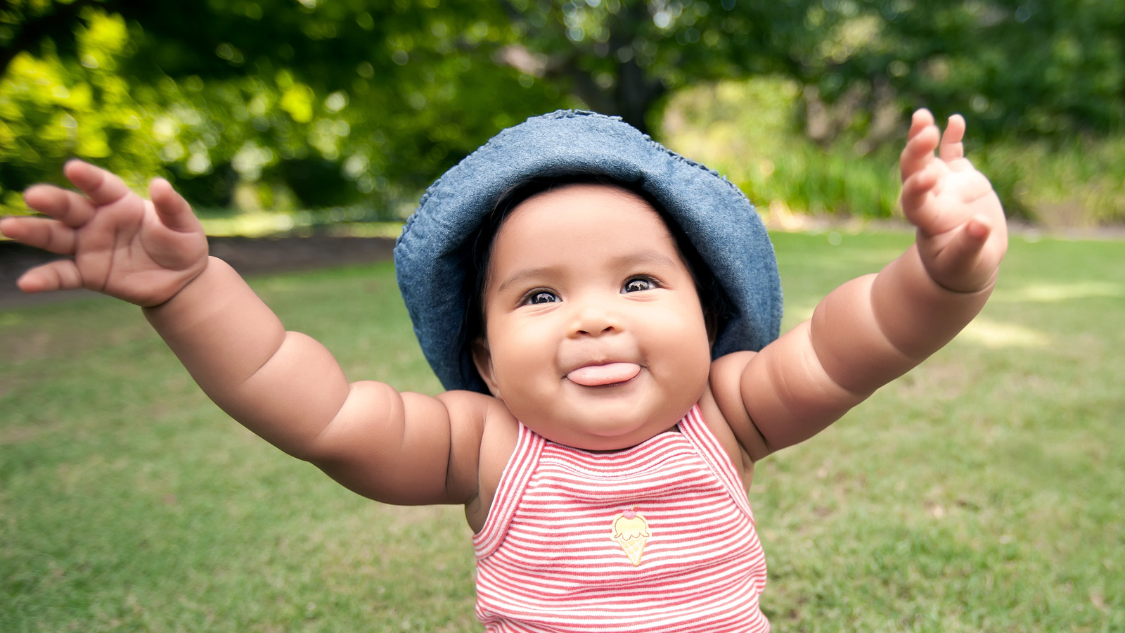 what-does-it-mean-when-your-baby-starts-blowing-raspberries