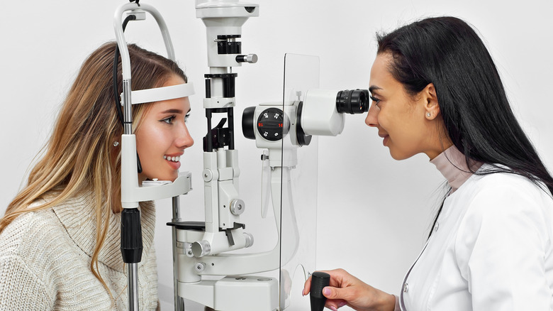 A woman visits her eye doctor