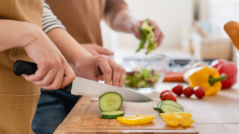 couple preparing healthy foods