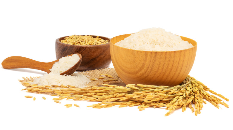 rice in wooden bowls