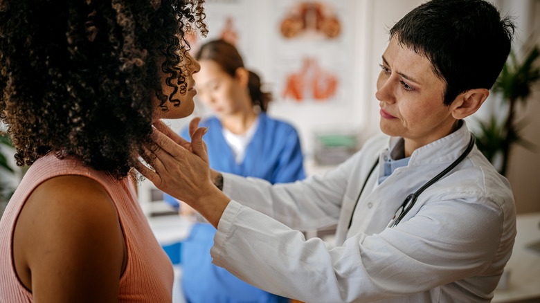 Woman seeing a doctor 