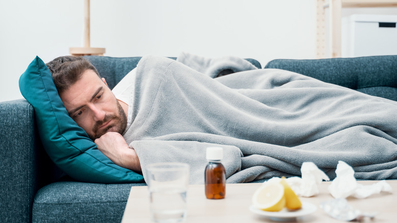 what-it-really-means-when-you-wake-up-with-a-sore-throat