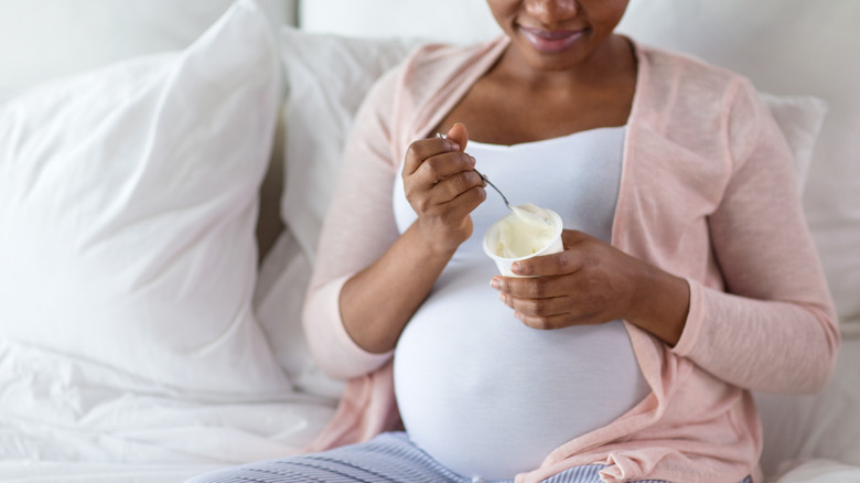 pregnant woman eating