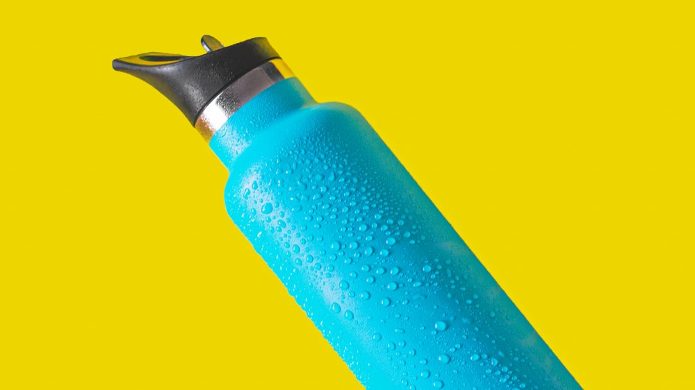 https://www.healthdigest.com/img/gallery/what-really-happens-when-you-dont-properly-wash-your-water-bottle/intro-1598277063.jpg
