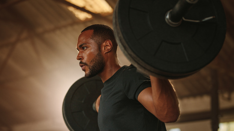 How to Start Lifting Heavy Weights