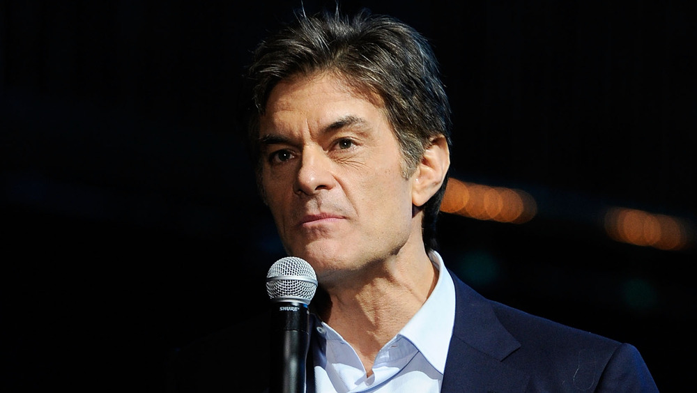 Dr Oz with a microphone