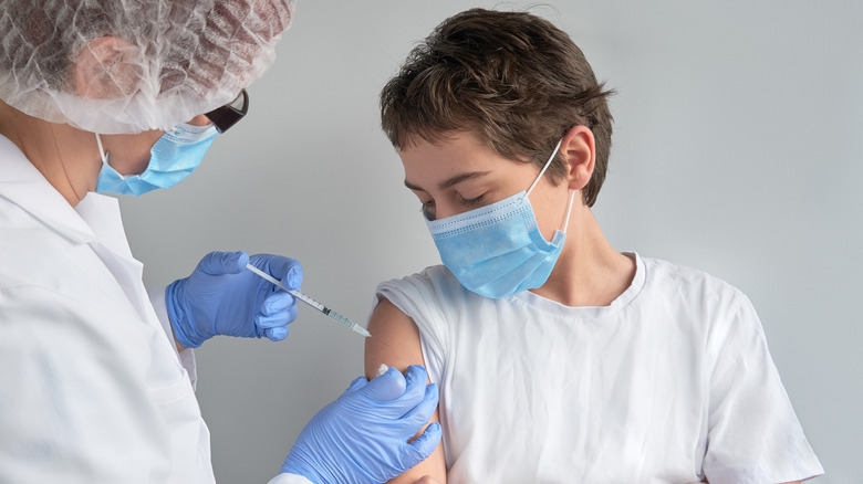 Kid getting vaccinated