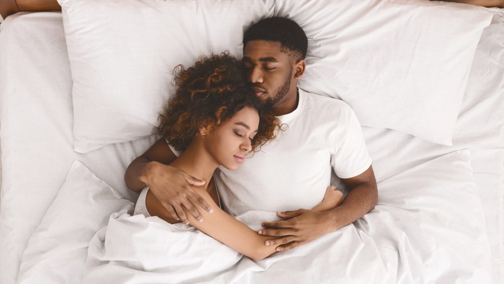 Couples sleeping position reveal about Relationship. Here's How ??