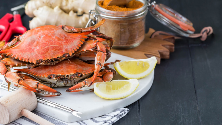 steamed hard crabs with lemon