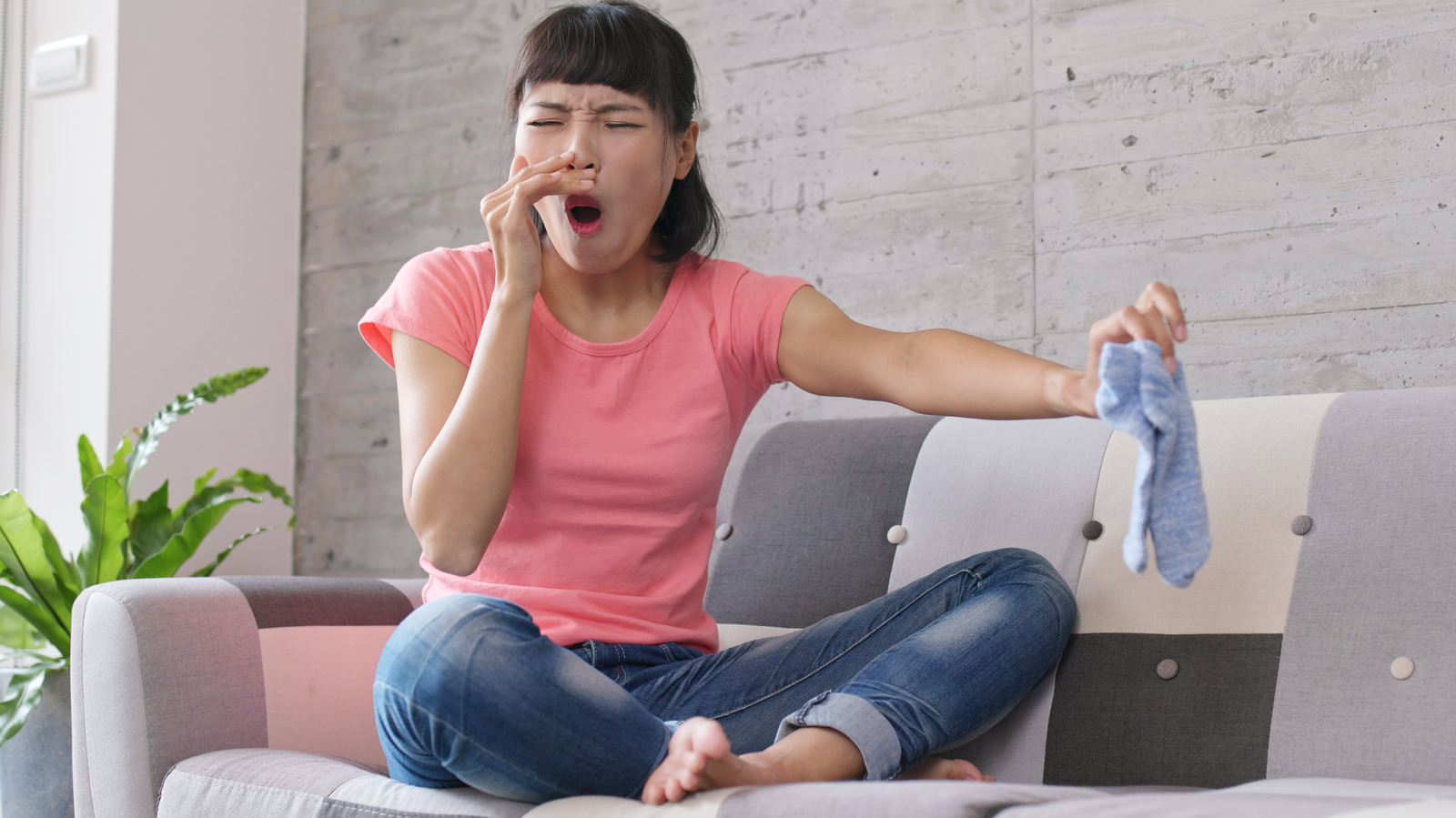 why-does-my-office-air-conditioner-smell-like-poop-cooling-heating