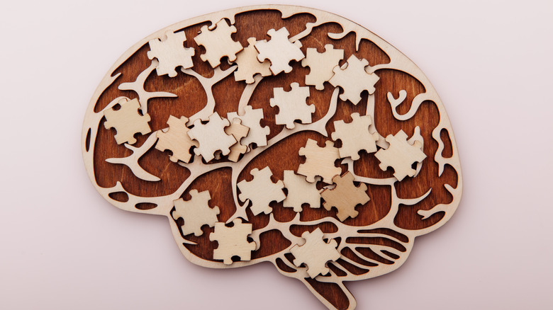 brain with puzzle pieces