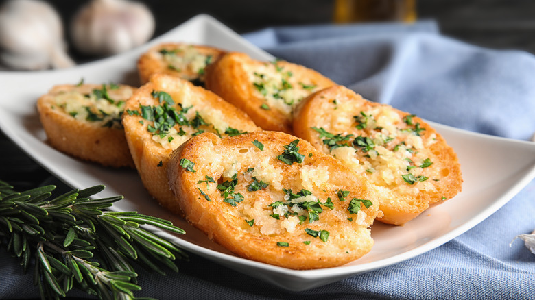 Plate of garlic bread