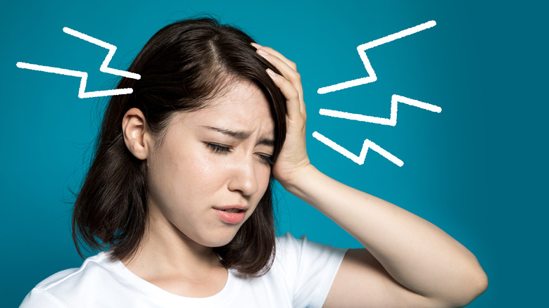woman having difficulty concentrating and thinking