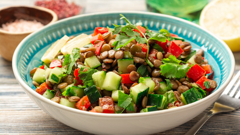 Lentil and bell pepper salad