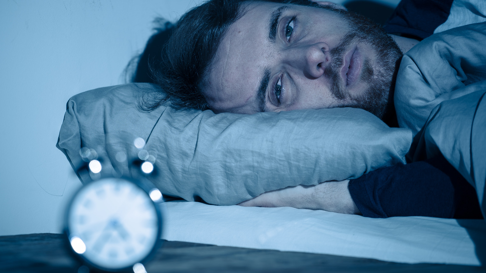 why-you-should-avoid-going-to-bed-on-an-empty-stomach