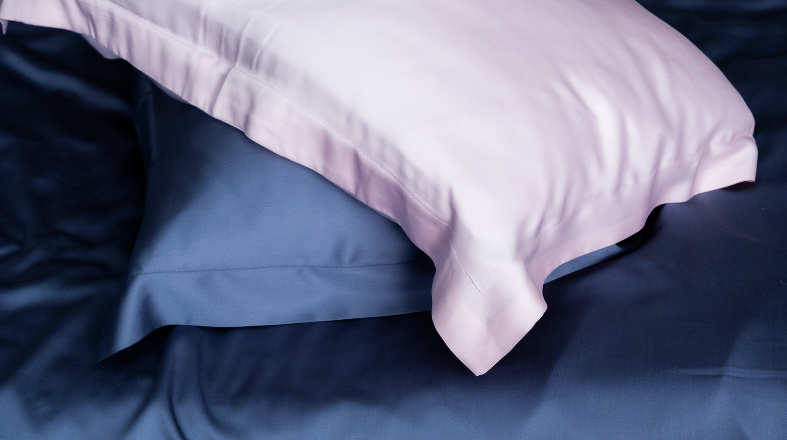 Why You Should Think About Switching To A Silk Pillowcase