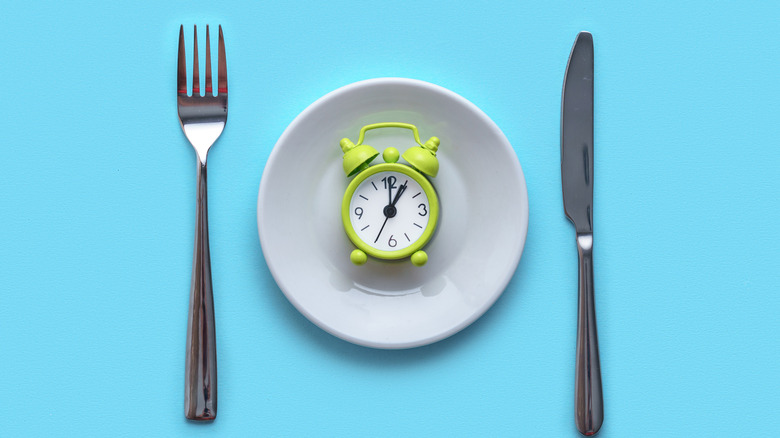 time-restrictive diet concept 