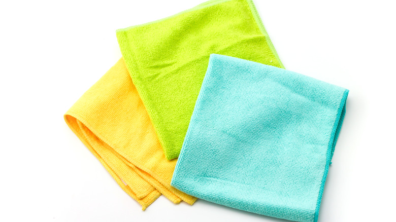 Why You Should Use A Microfiber Towel To Wash Your Face